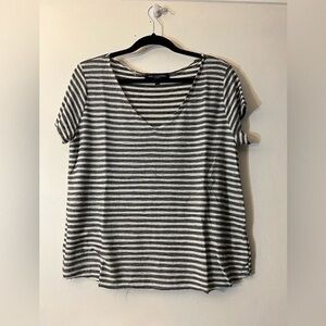 One Clothing Black and White Striped V-Neck Tee